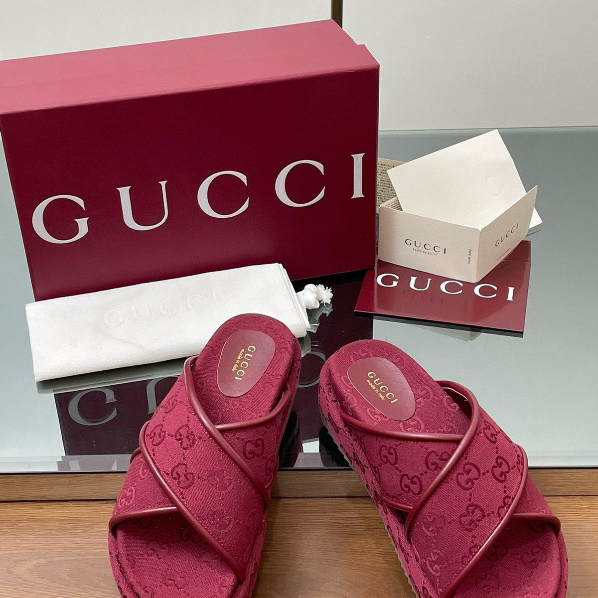 GG SANDALS