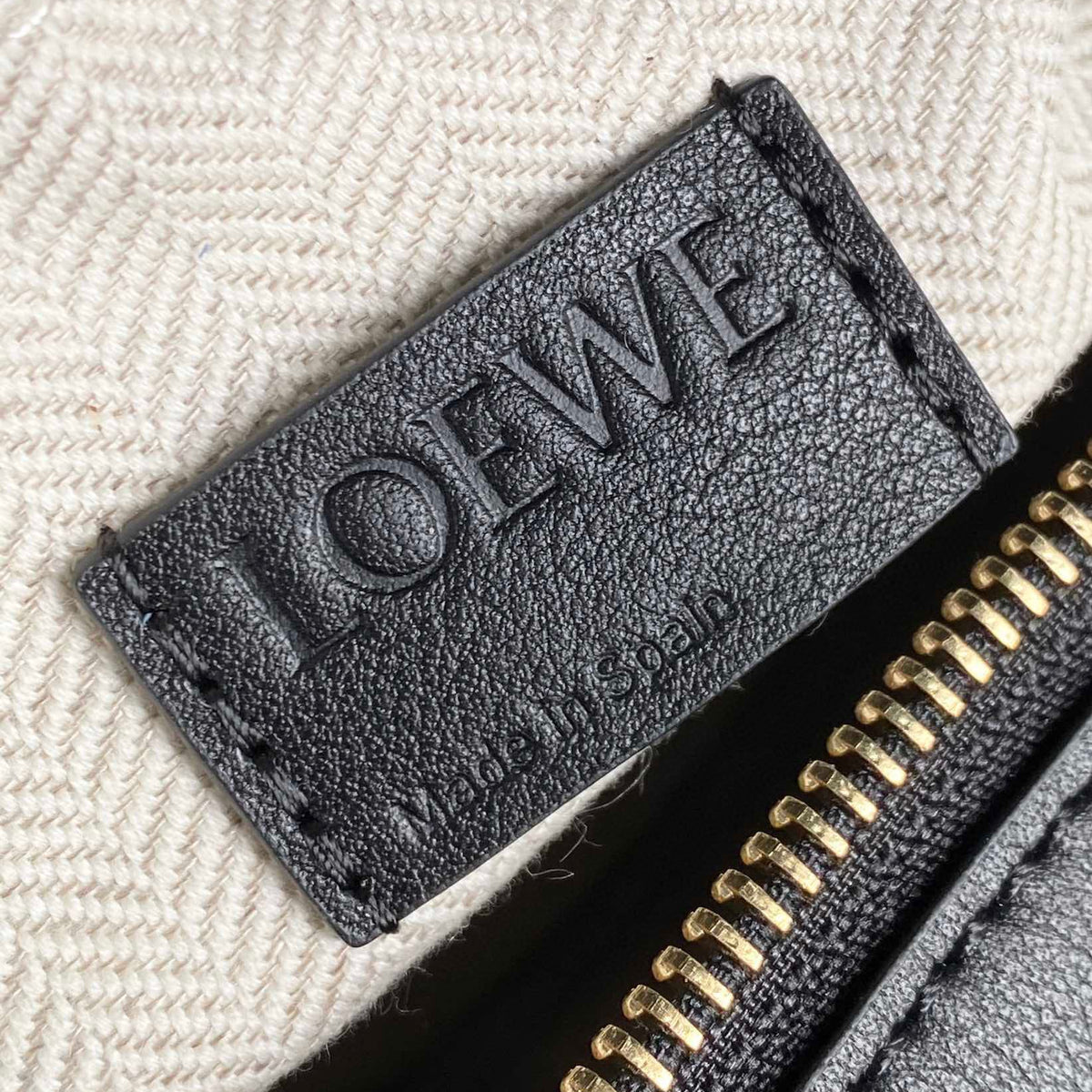 LOEW PUZZLE HOBO BAG
