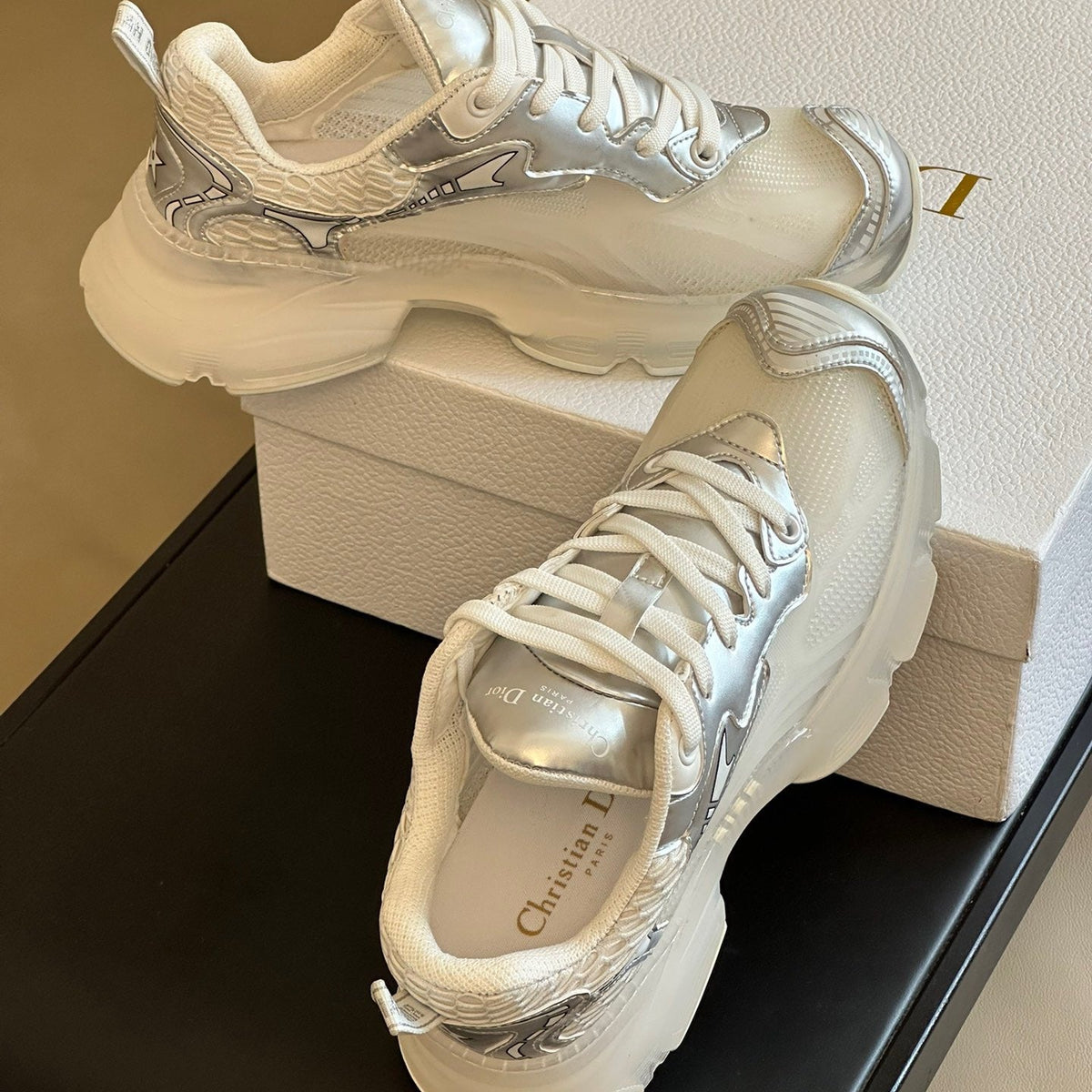 CD VIBE SNEAKERS