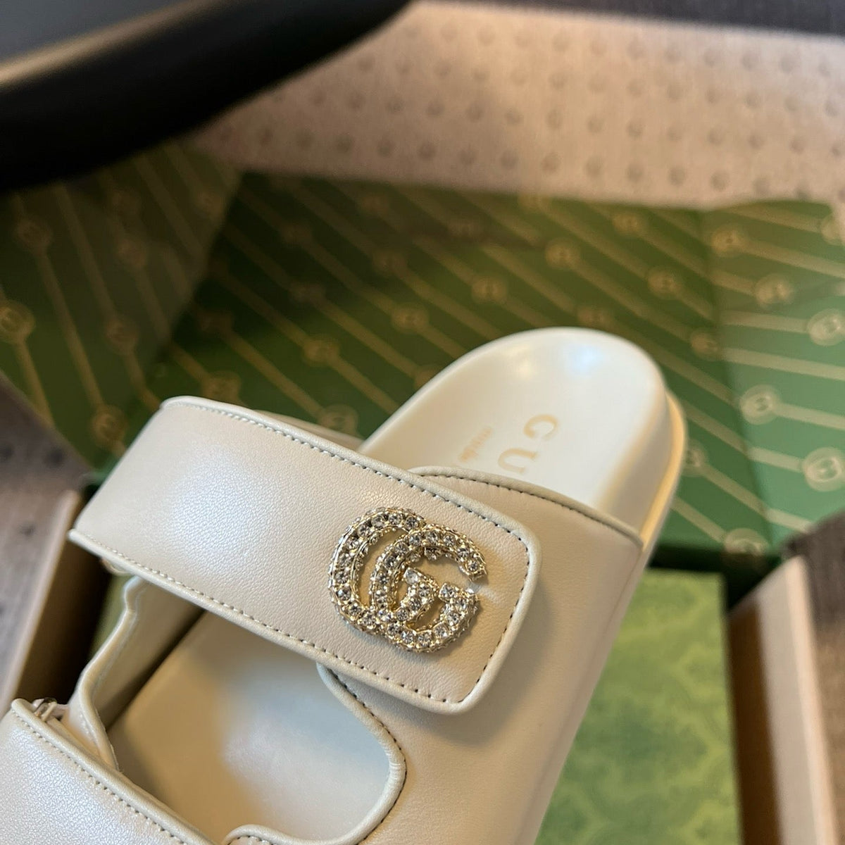GG SANDALS