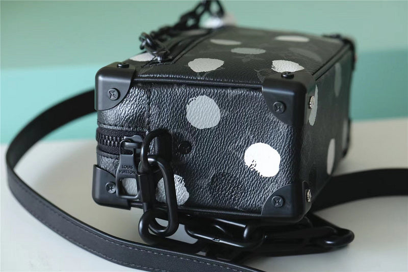 I W Fashion Lu-Vi bags - 10131