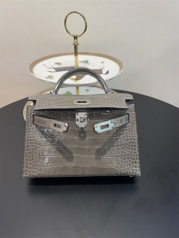 PHA - HMS Bags - 900