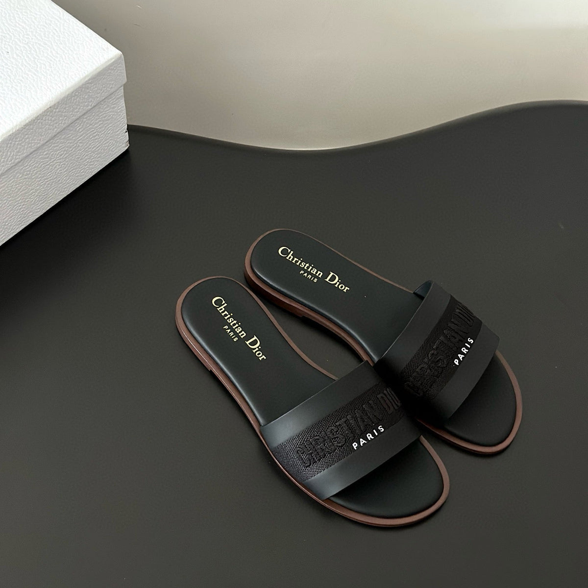 CD SANDALS