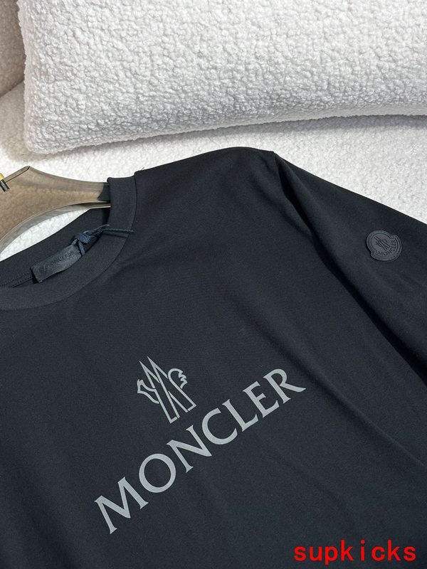Moncler Luxury Cloth
