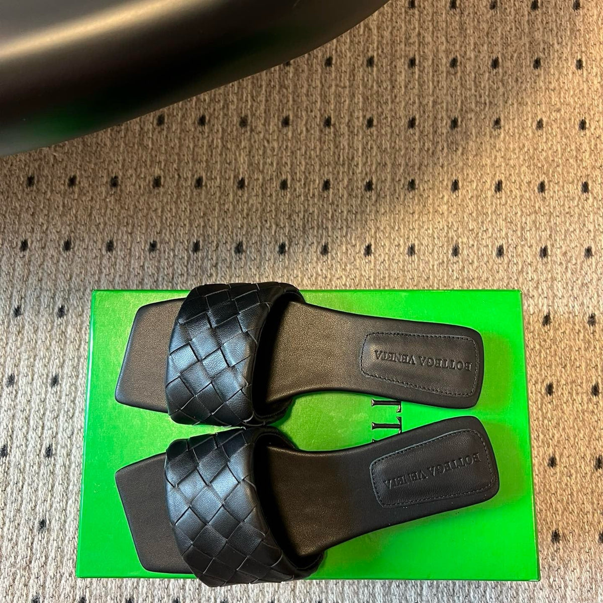 BOTT V SANDALS