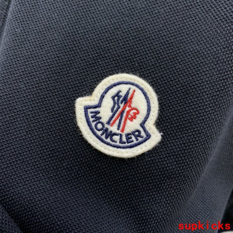 Moncler Luxury Cloth