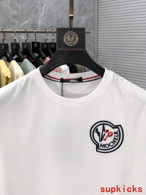 Moncler Luxury Cloth