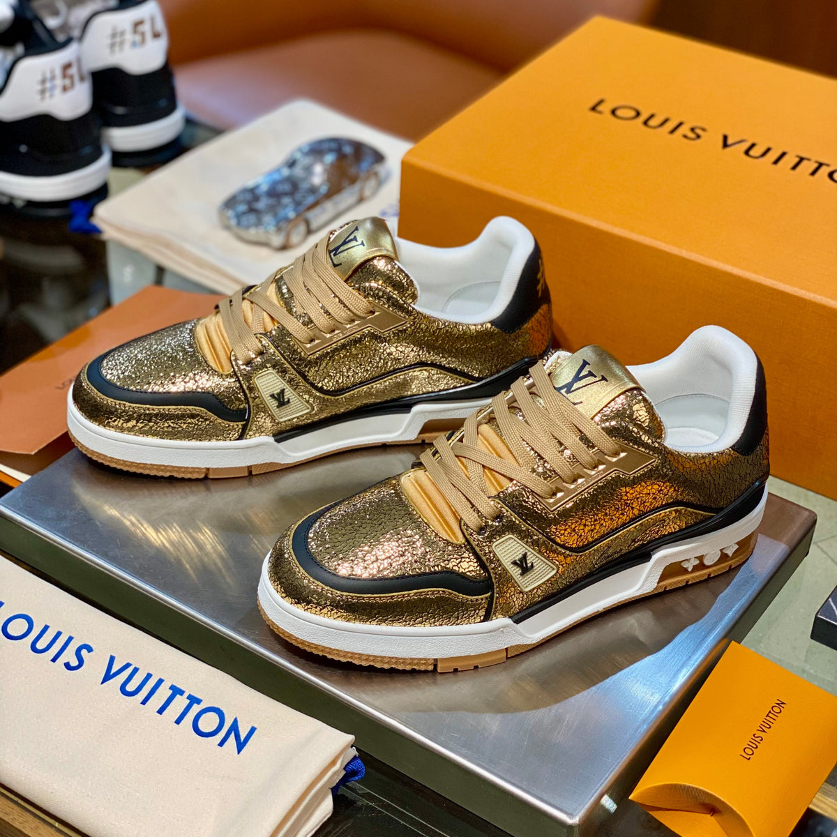LOU TRAINERS
