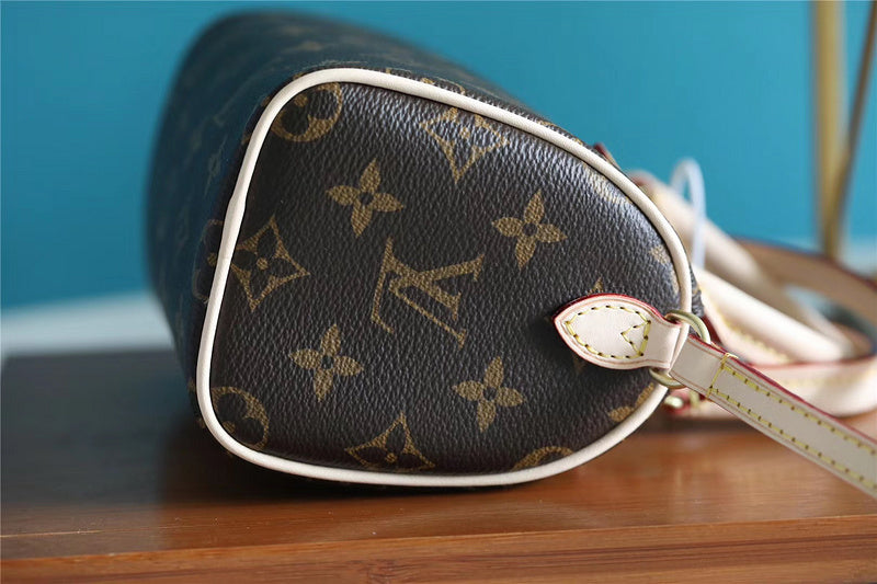 I W Fashion Lu-Vi bags - 8156