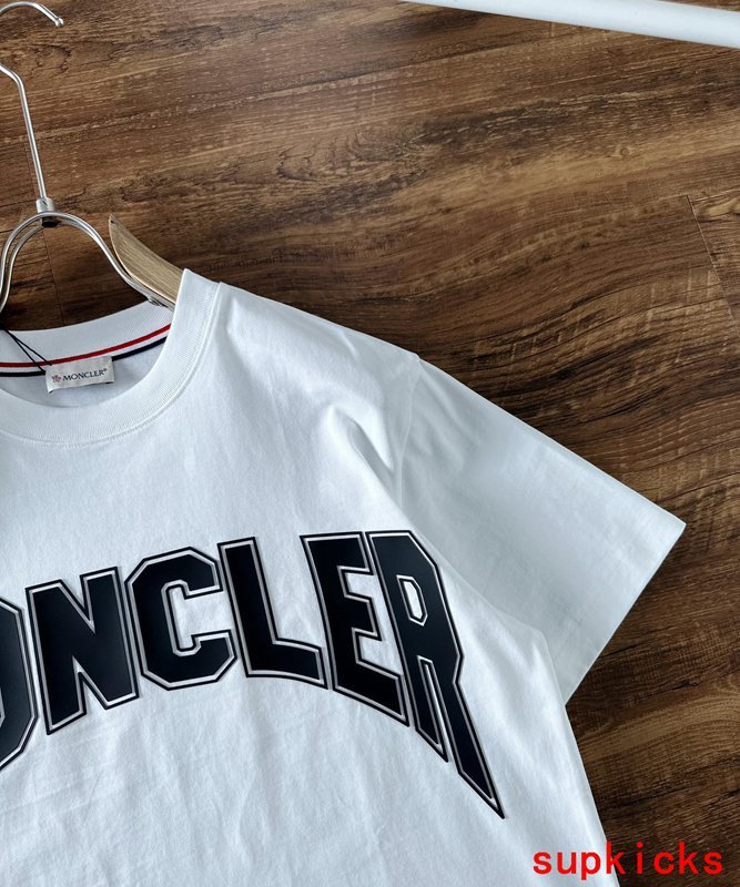 Moncler Luxury Cloth