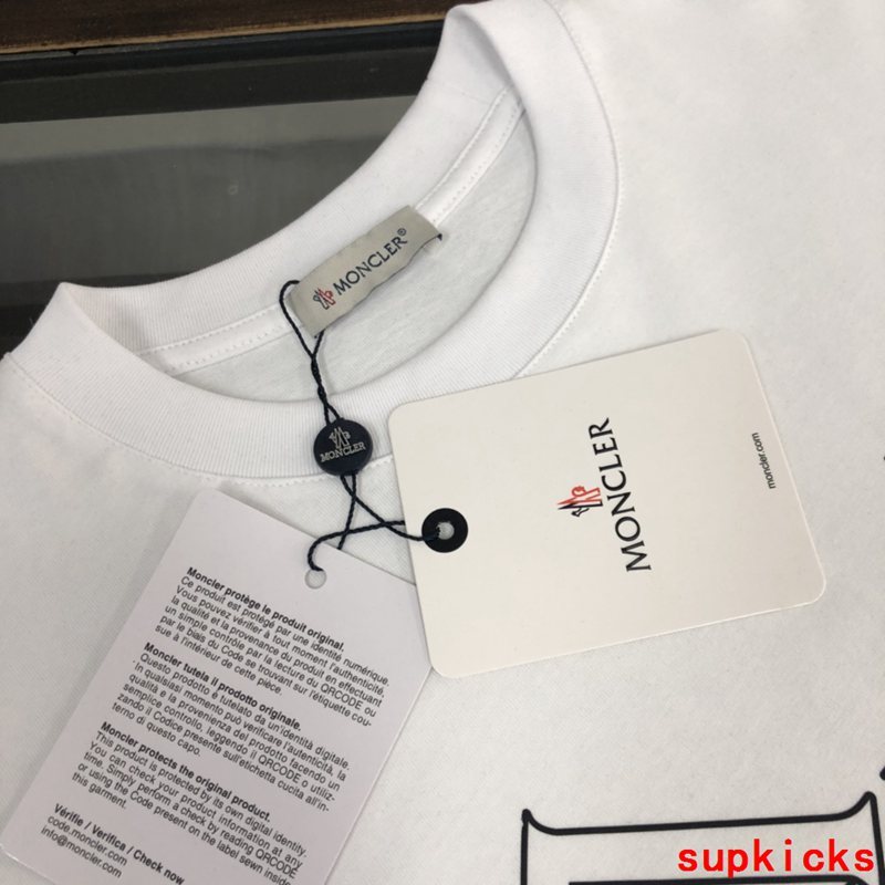 Moncler Luxury Cloth