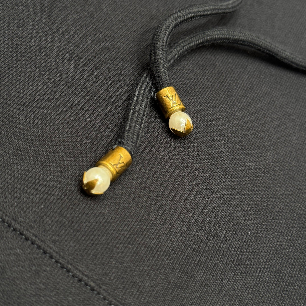 LOU HOODIE
