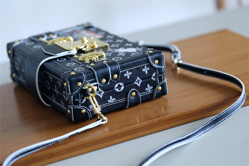 I W Fashion Lu-Vi bags - 8211