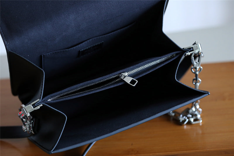 I W Fashion Lu-Vi bags - 8143