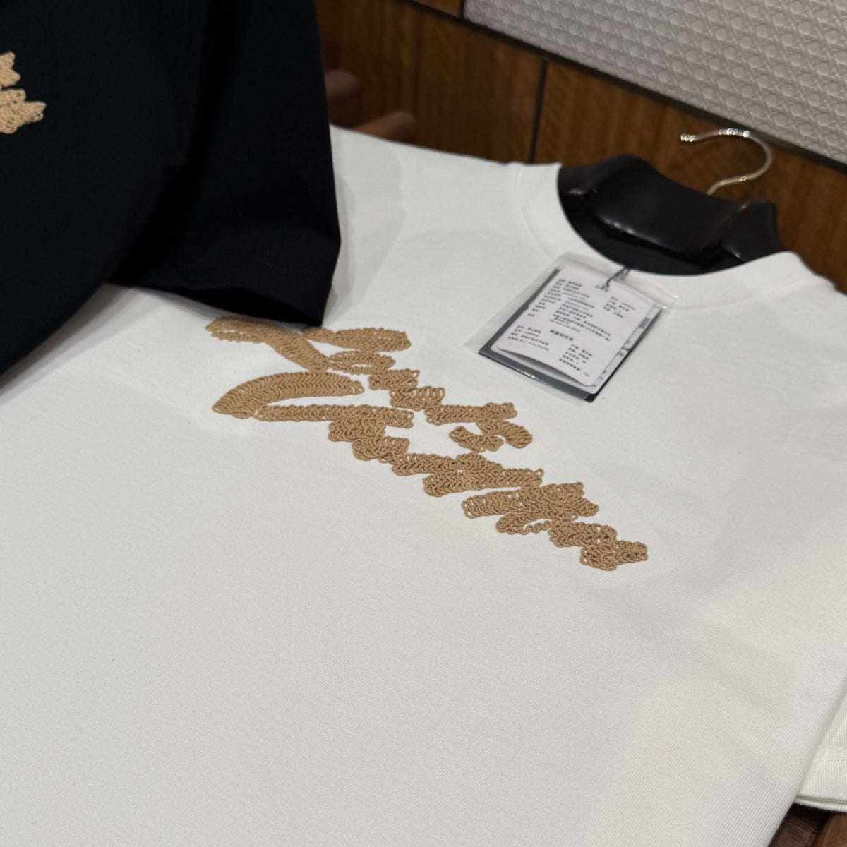 LOU T-SHIRT