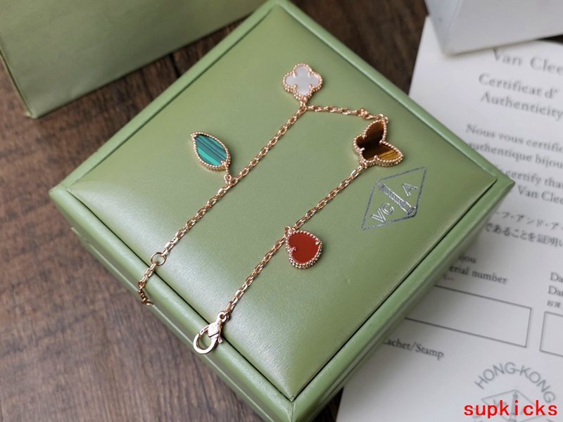 Van Cleef & Arples Jewelry