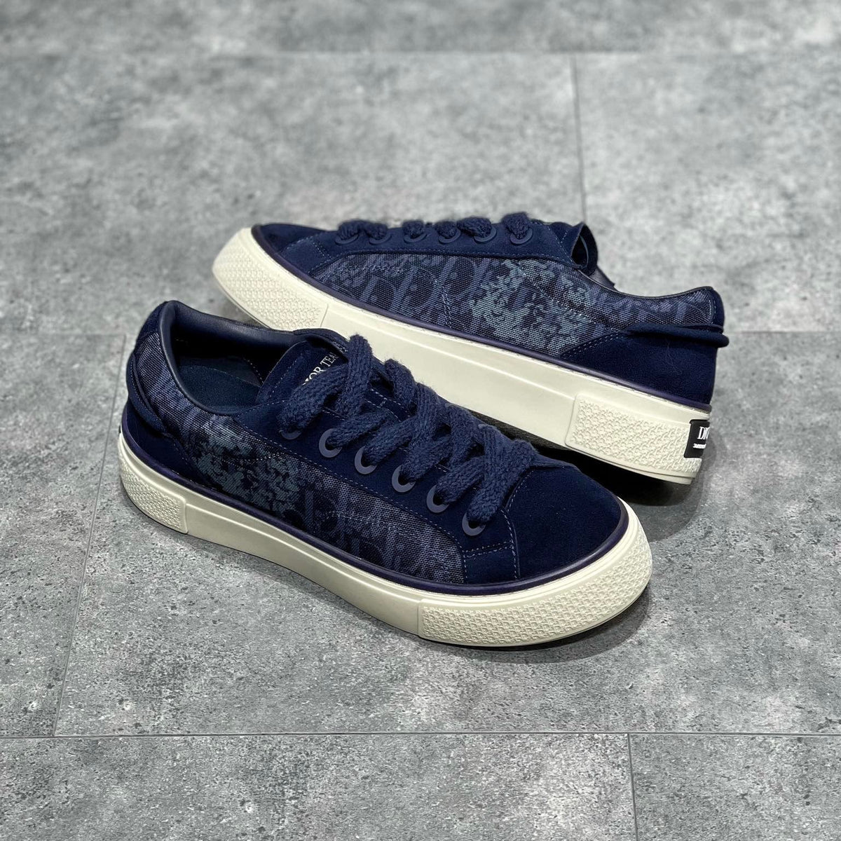 CD B33 SNEAKER