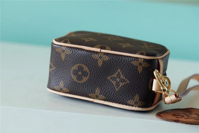 I W Fashion Lu-Vi bags - 8858