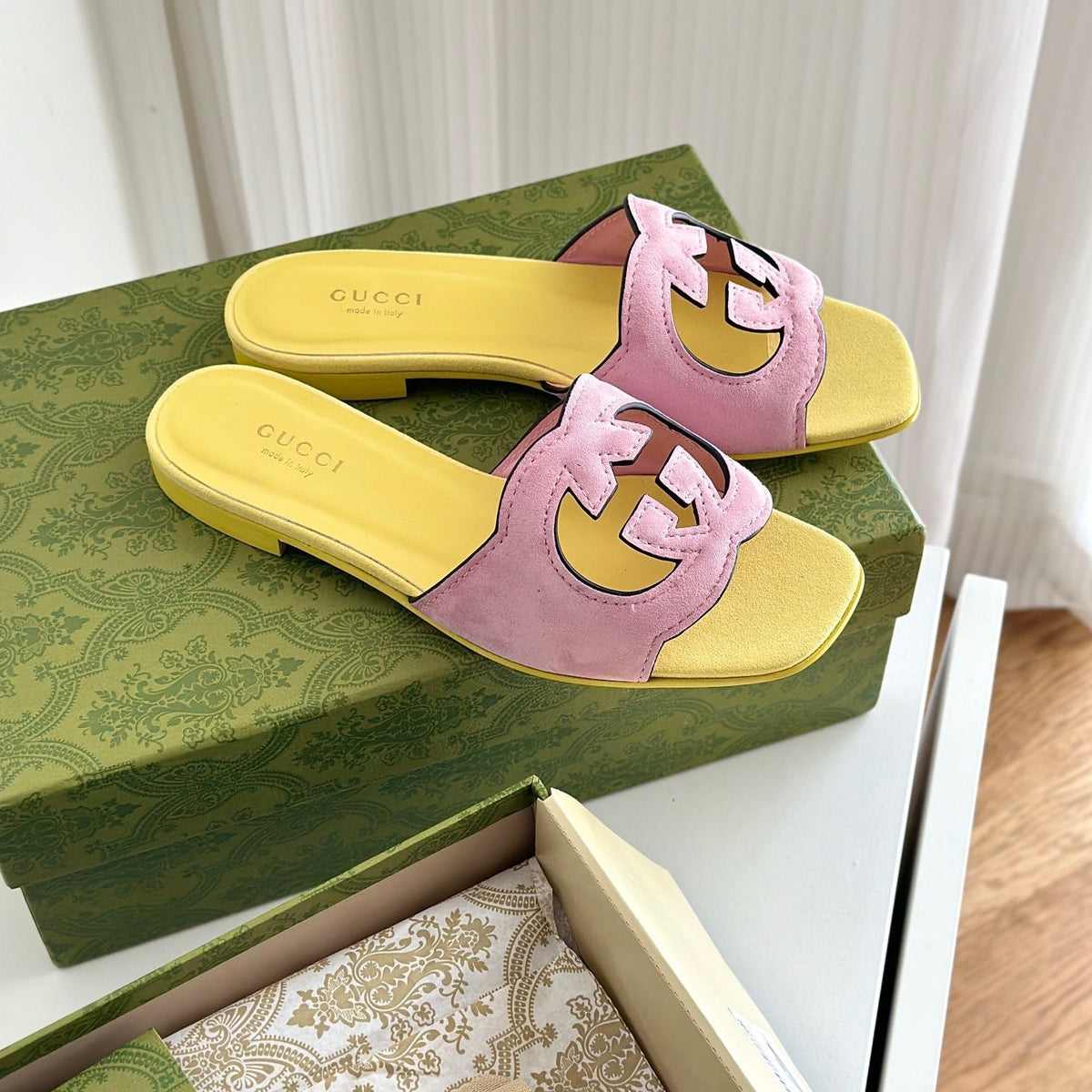GG CUT OUT SANDALS