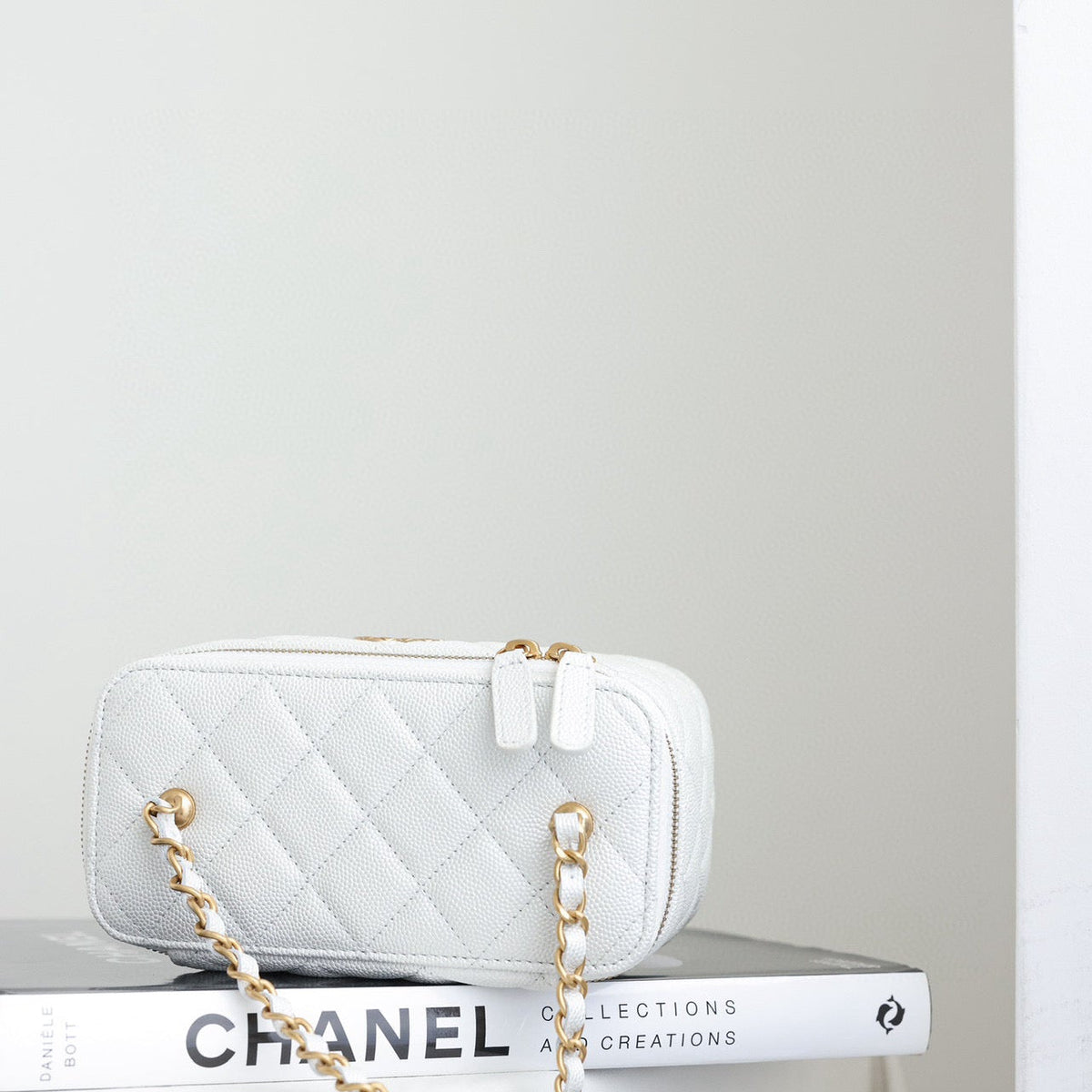 CC 24S VANITY BAG