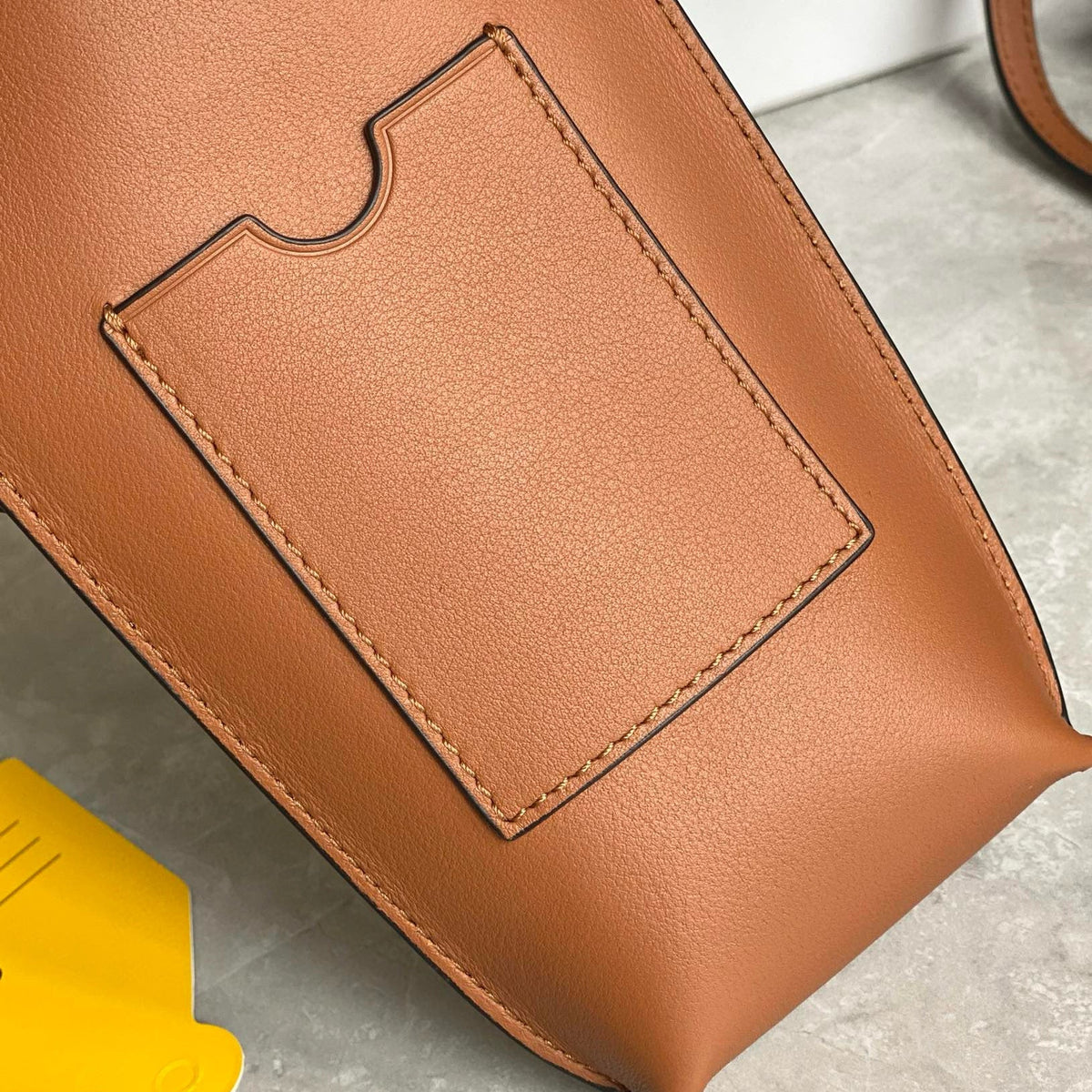 LOEW ELEPHANT POCKET BAG