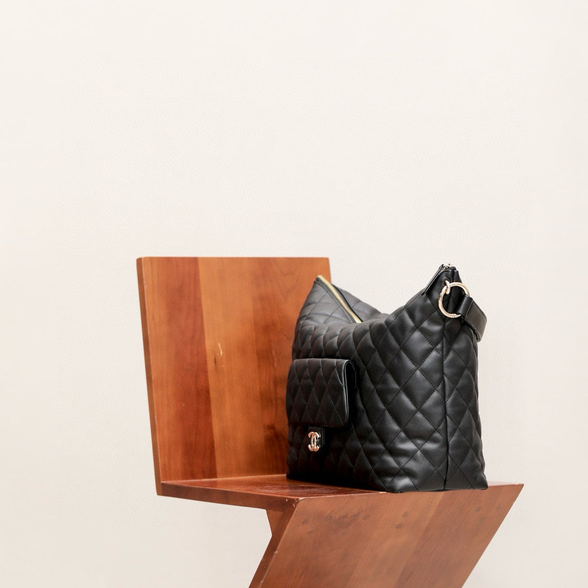 CC 23B MAXI HOBO BAG