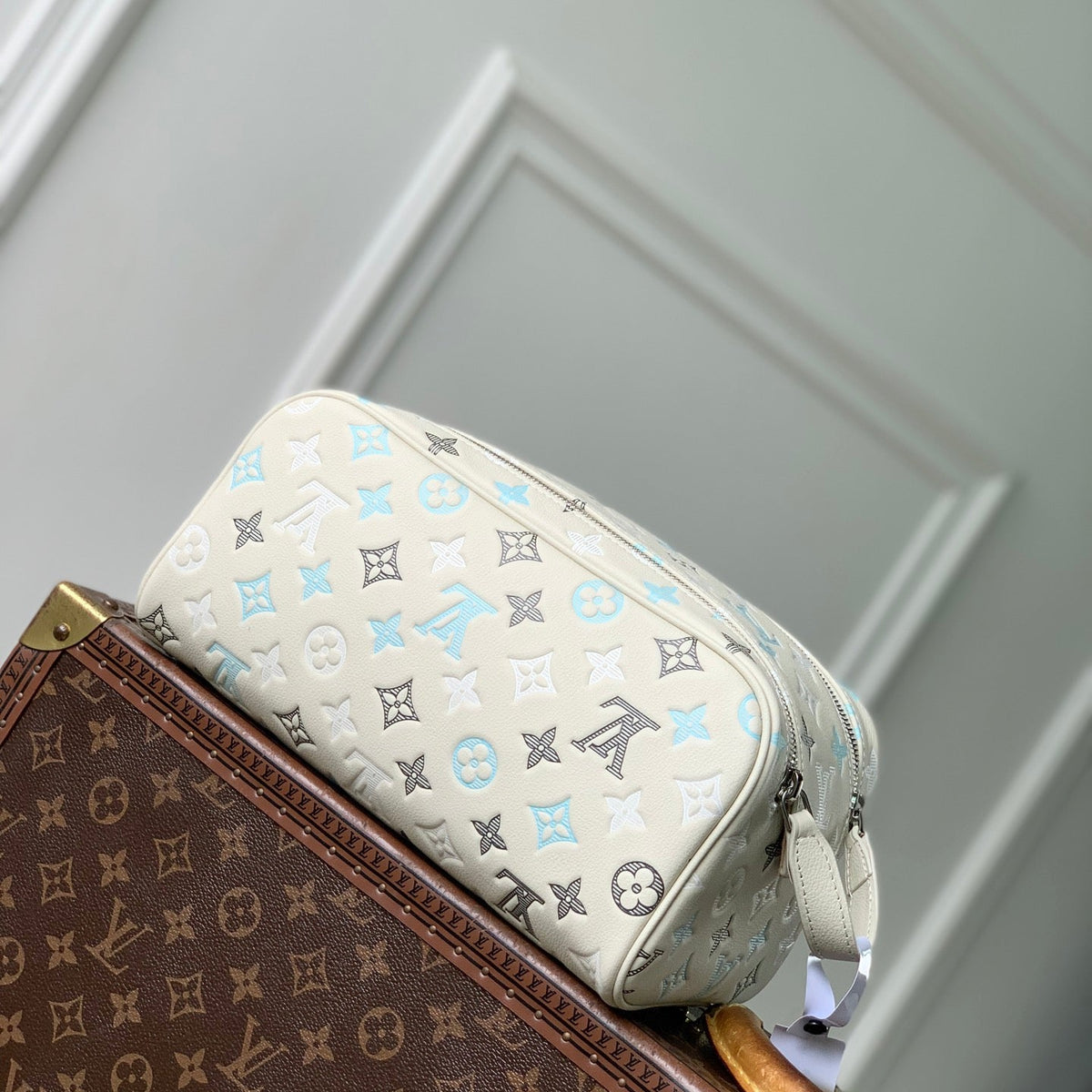LOU DOPP KIT TOILETRY BAG