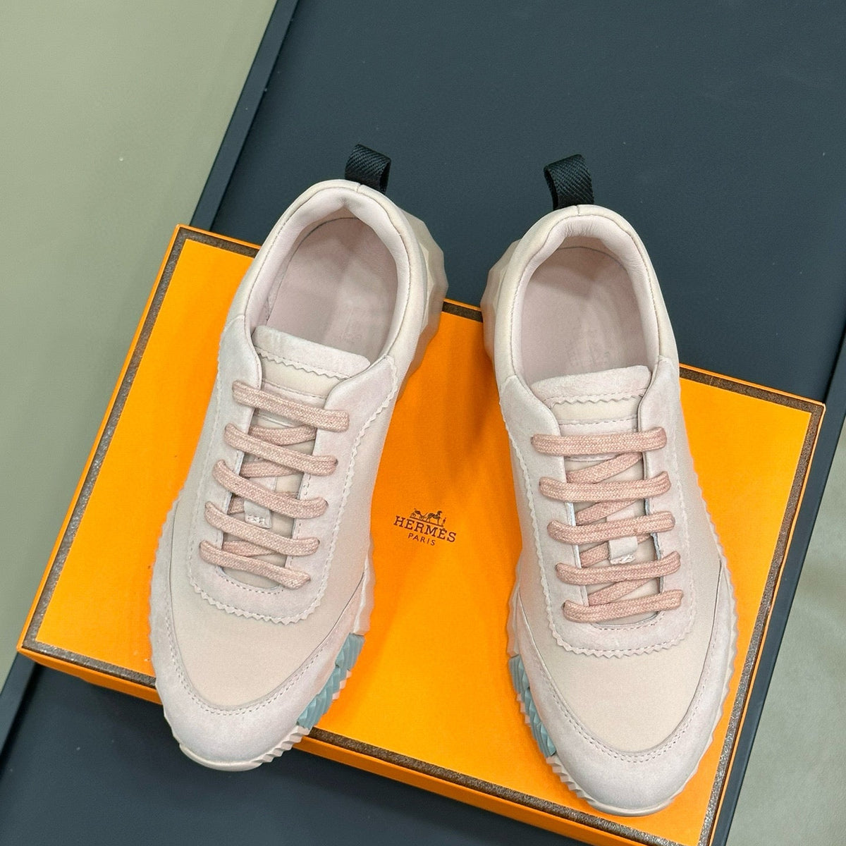 HERM BOUNCING SNEAKER