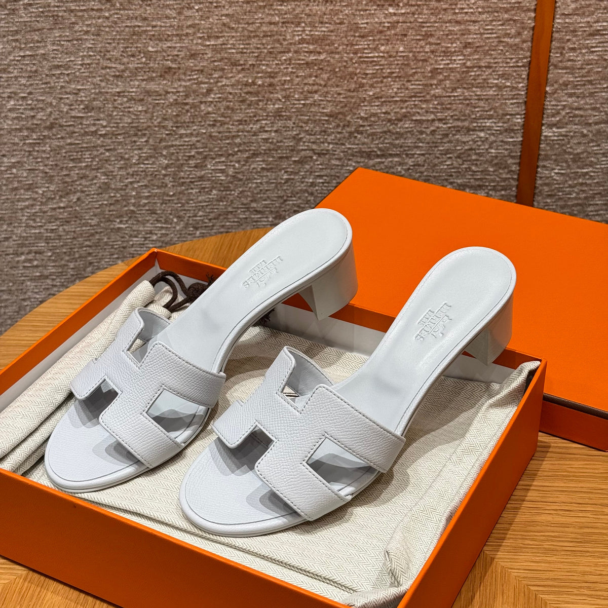 HERM OASIS SANDALS