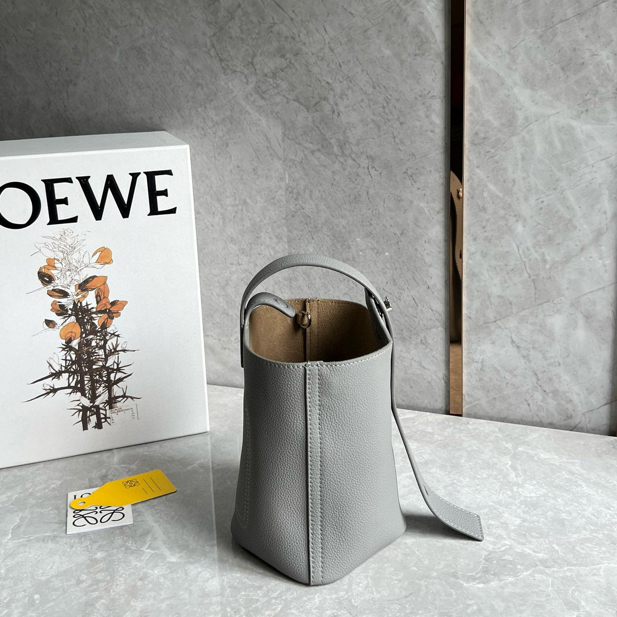 LOEW MINI PEBBLE BUCKET BAG