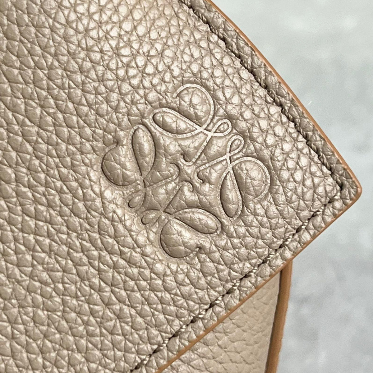 LOEW SMALL PUZZLE EDGE BAG