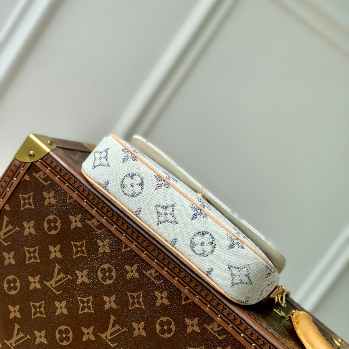 LOU IVY WALLET ON CHAIN BAG