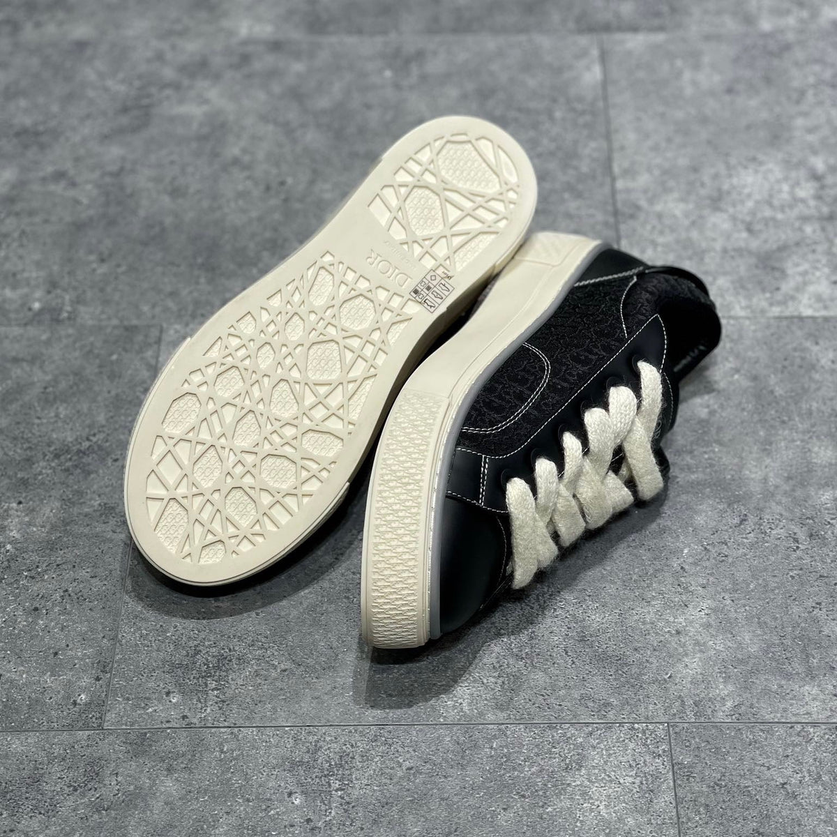 CD B33 SNEAKER