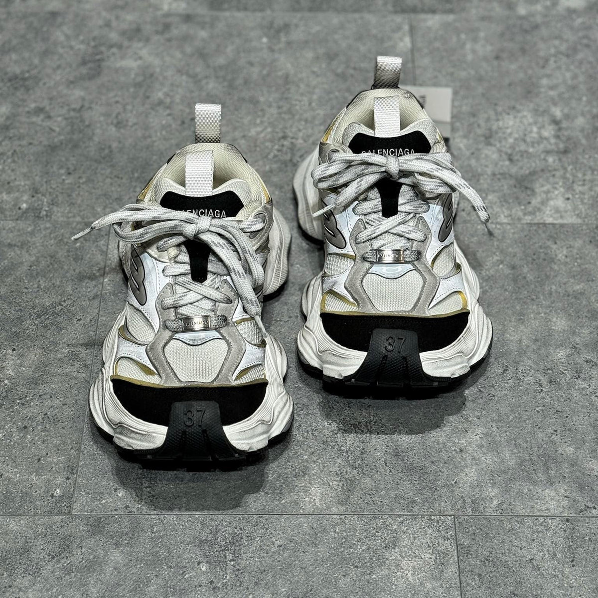 BAL CARGO TRAINERS
