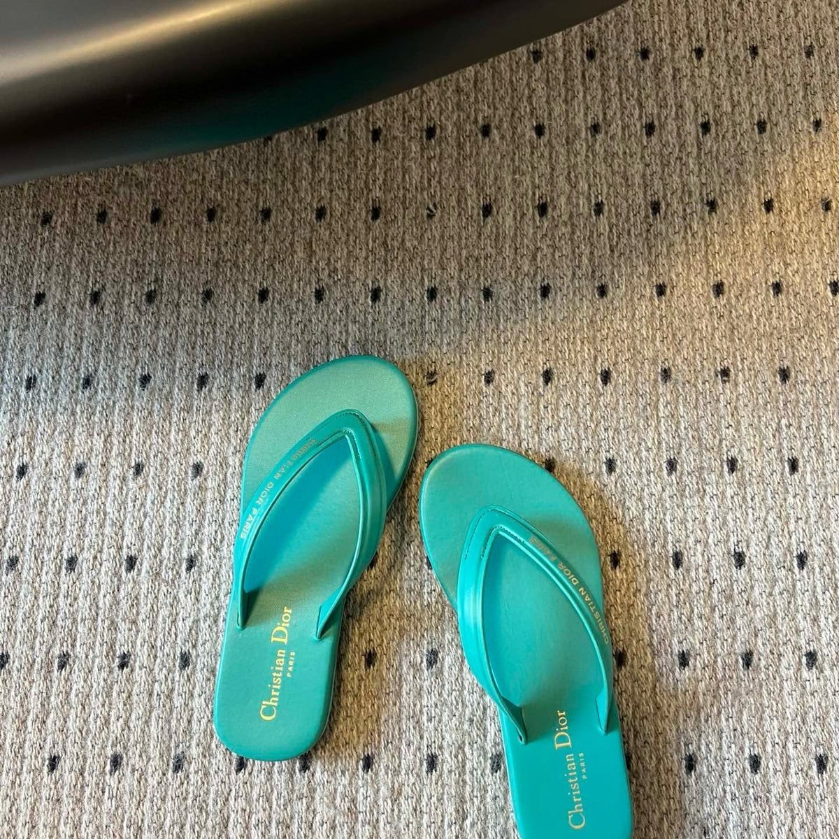 CD THONG SANDAL