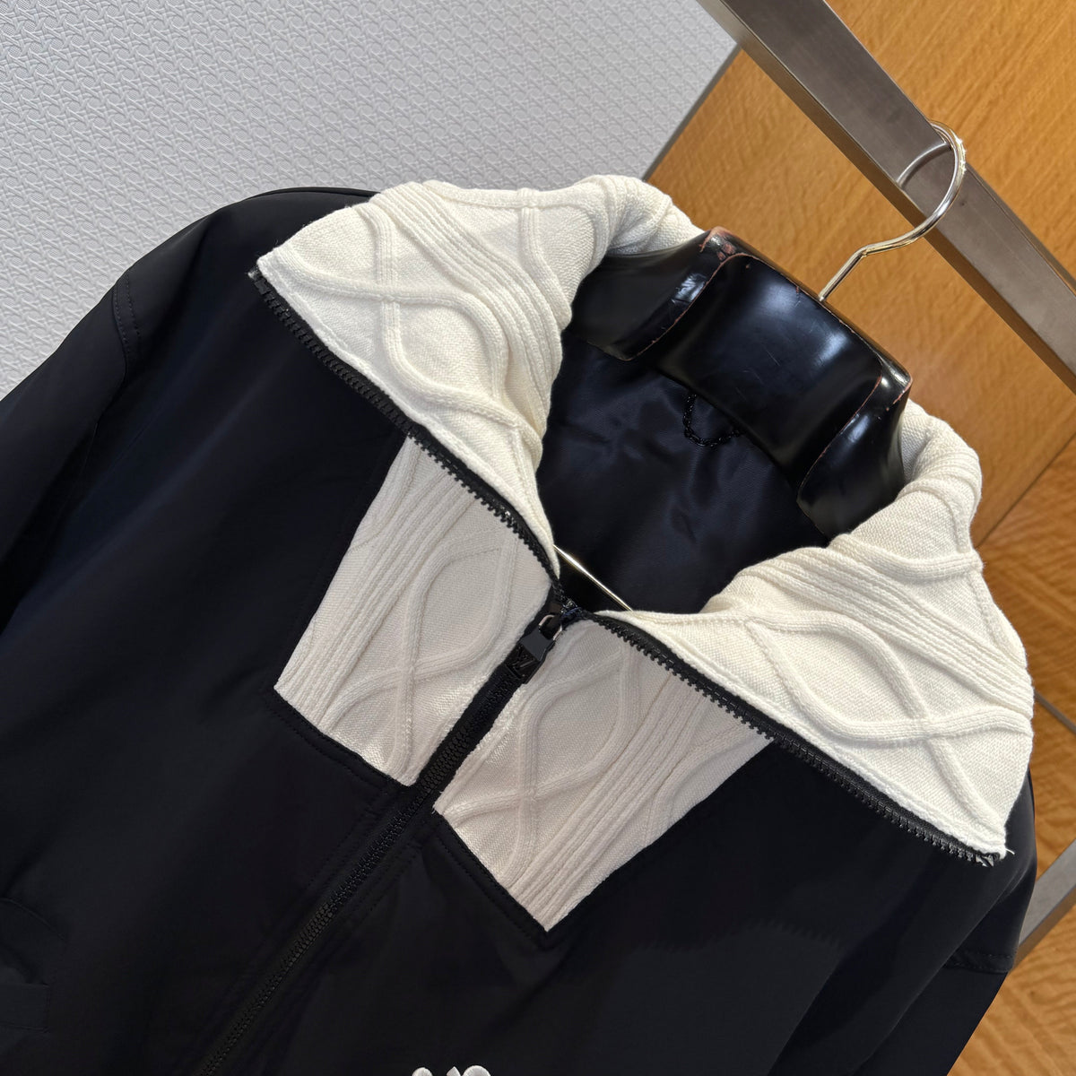 LOU JACKET