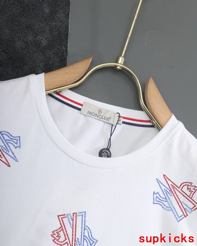 Moncler Luxury Cloth
