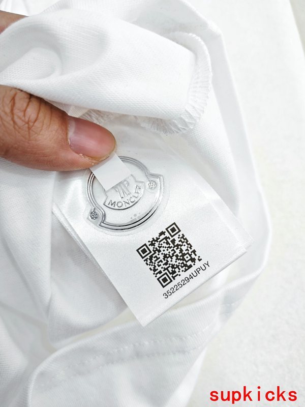Moncler Luxury Cloth