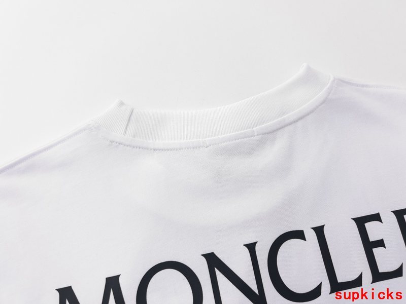 Moncler Luxury Cloth