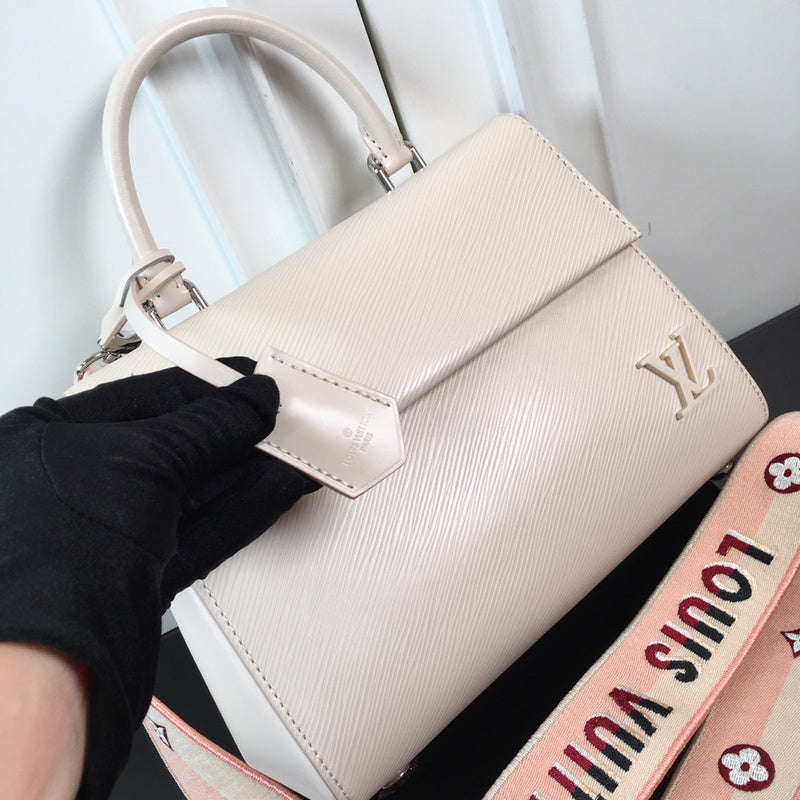 I W Fashion Lu-Vi bags - 17240