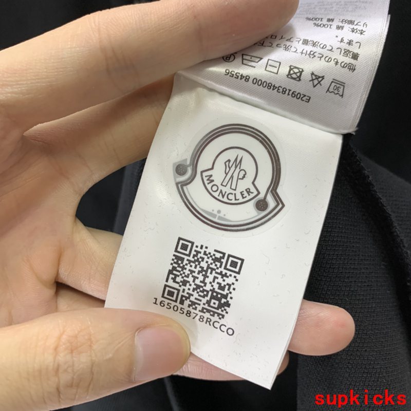 Moncler Luxury Cloth