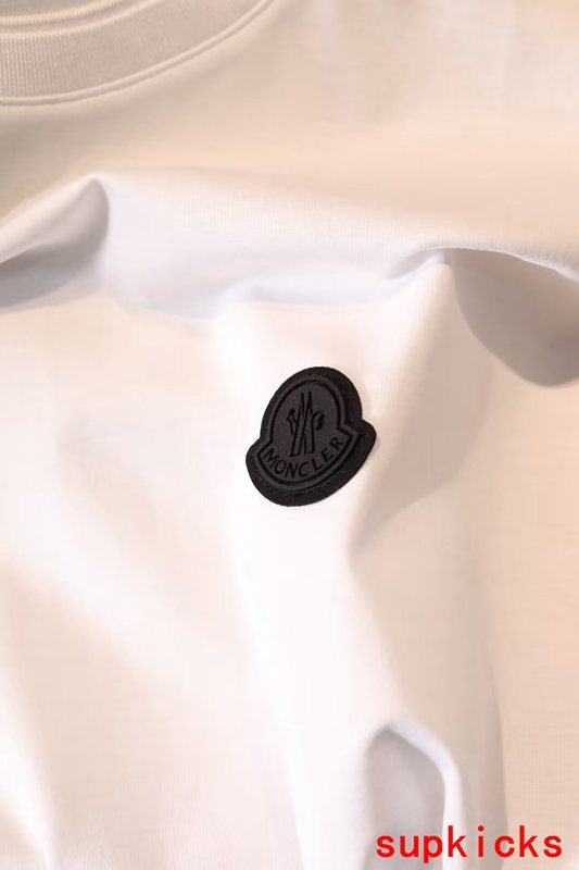 Moncler Luxury Cloth