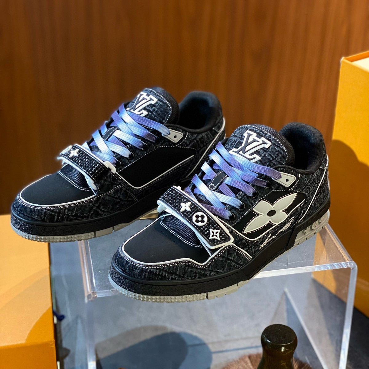 LOU TRAINERS