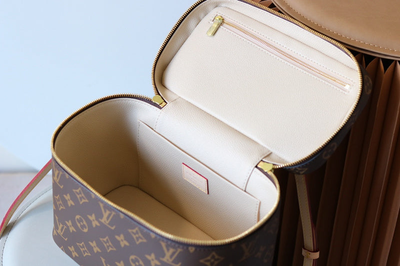 I W Fashion Lu-Vi Bags - 16980