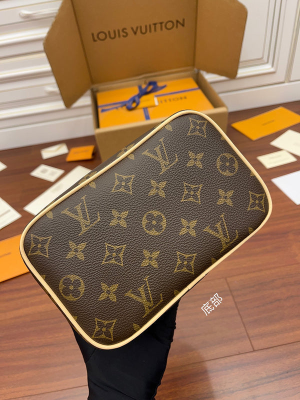 I W Fashion Lu-Vi bags - 17228