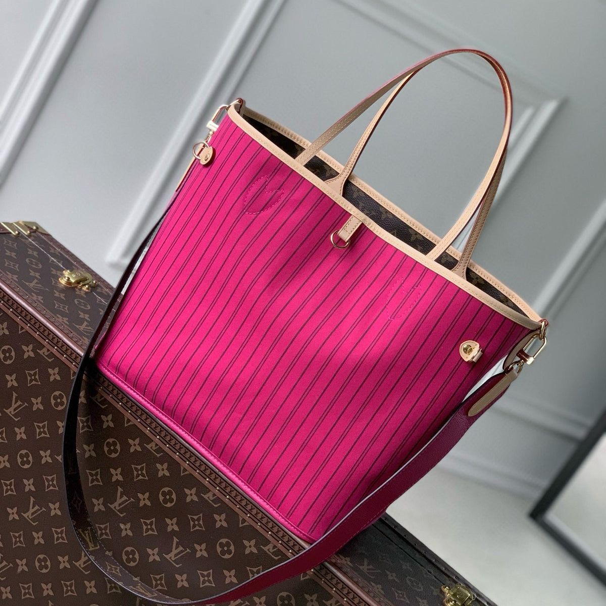 LOU NEVERFULL INSIDE OUT MM TOTE BAG
