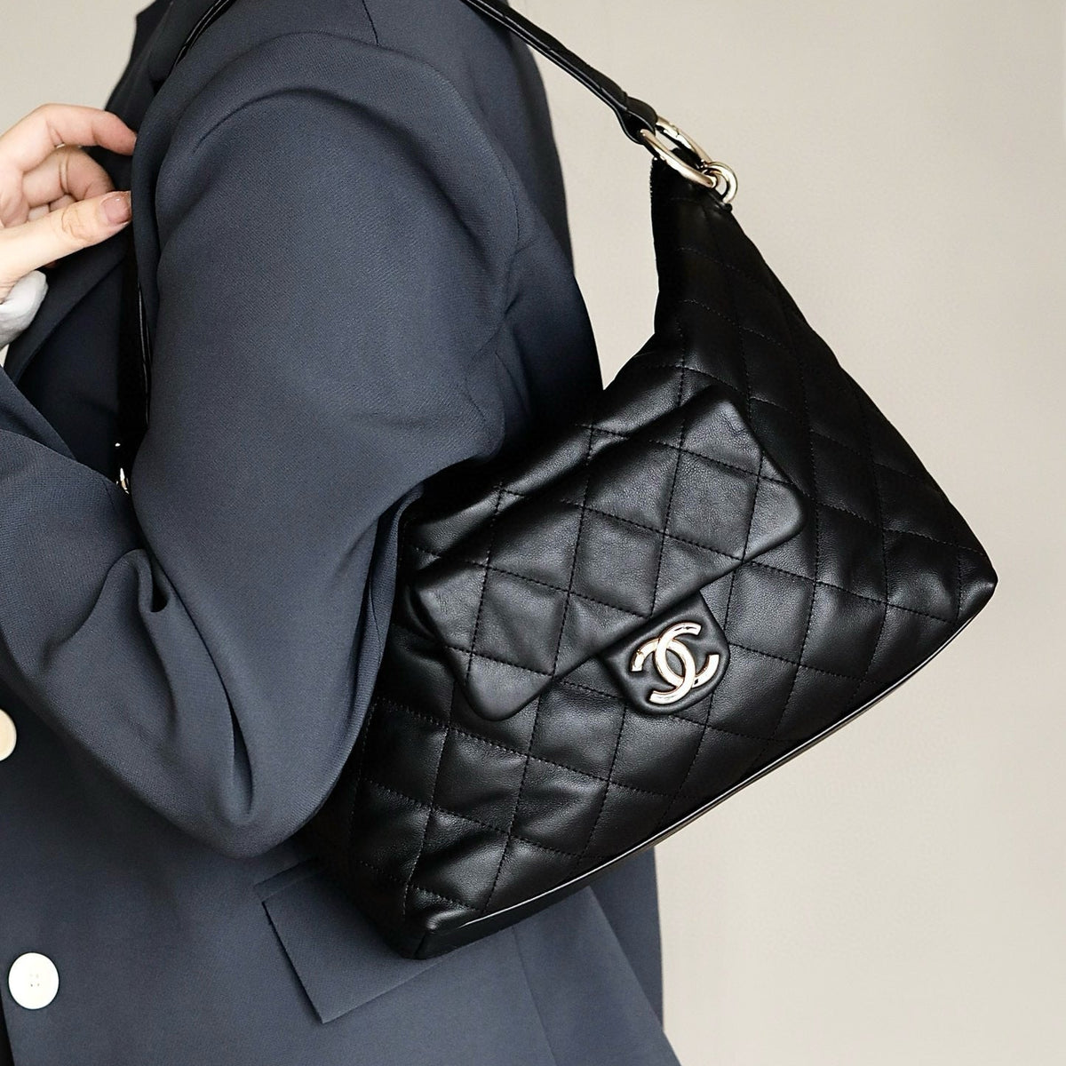 CC 23B HOBO BAG