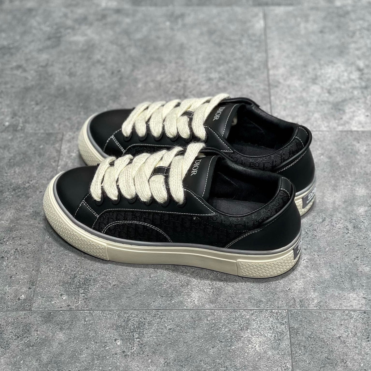 CD B33 SNEAKER