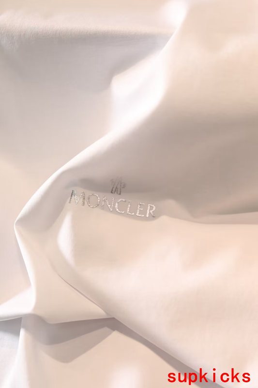 Moncler Luxury Cloth