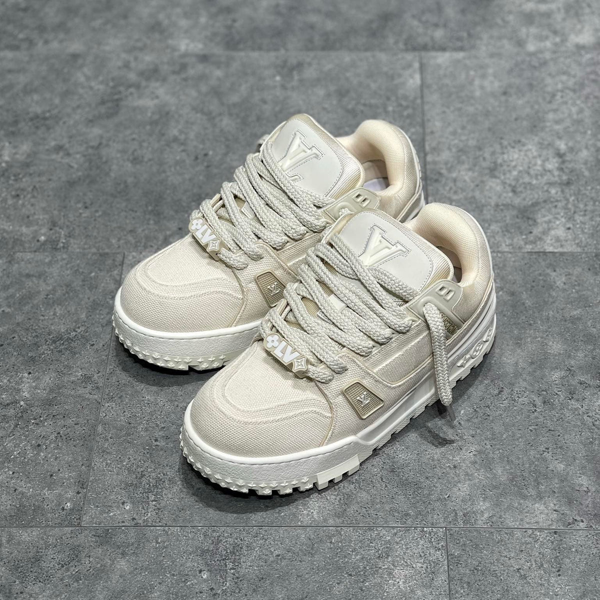 LOU TRAINERS